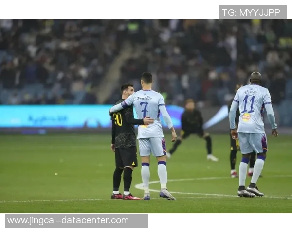 中超激战巴黎圣日耳曼大胜波尔图引发转会热议与球迷狂欢